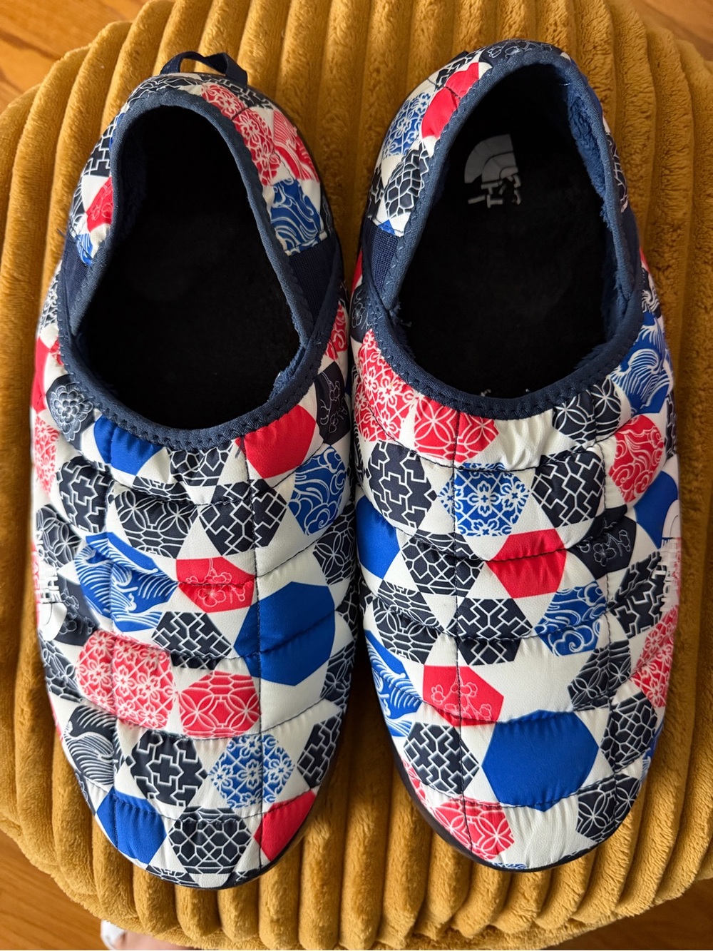 The North Face ThermoBall Traction Mule V Blue IC Geo Print